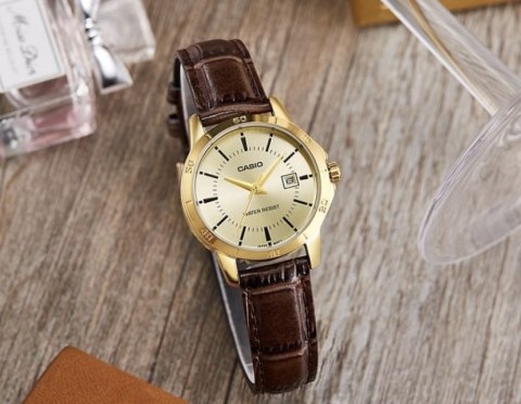 ZEGAREK DAMSKI CASIO LTP-V004GL-9A (zd569d) + BOX ZEGAREK DAMSKI CASIO LTP-V004GL-9A (zd569d) + BOX