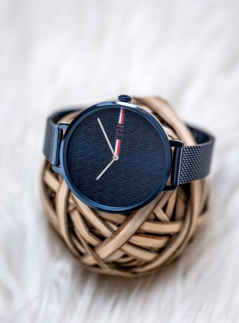 ZEGAREK DAMSKI TOMMY HILFIGER 1782159 ALEXA (zf545c) + BOX ZEGAREK DAMSKI TOMMY HILFIGER 1782159 ALEXA (zf545c) + BOX