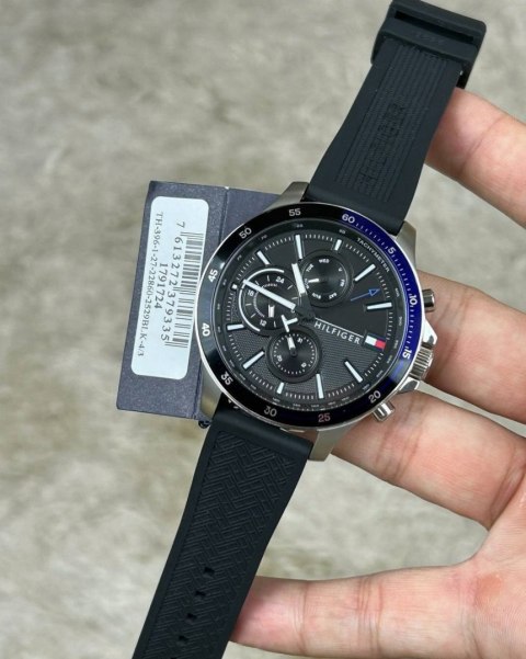 ZEGAREK MĘSKI TOMMY HILFIGER 1791724 BANK (zf023d) ZEGAREK MĘSKI TOMMY HILFIGER 1791724 BANK (zf023d)