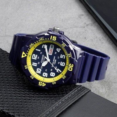 ZEGAREK MĘSKI CASIO MRW-200HC-2BVDF 10 Bar (zd174a) + BOX ZEGAREK MĘSKI CASIO MRW-200HC-2BVDF 10 Bar (zd174a) + BOX