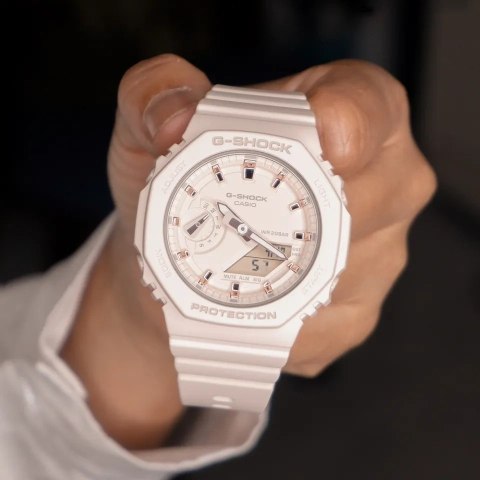 ZEGAREK DAMSKI G-SHOCK GMA-S2100-4AER + BOX ZEGAREK DAMSKI G-SHOCK GMA-S2100-4AER + BOX