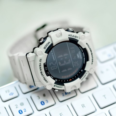 ZEGAREK MĘSKI CASIO AE-1500WH-8B2 + BOX ZEGAREK MĘSKI CASIO AE-1500WH-8B2 + BOX