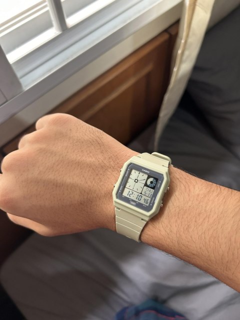 ZEGAREK MĘSKI CASIO Digital LF-20W-8A + BOX ZEGAREK MĘSKI CASIO Digital LF-20W-8A + BOX