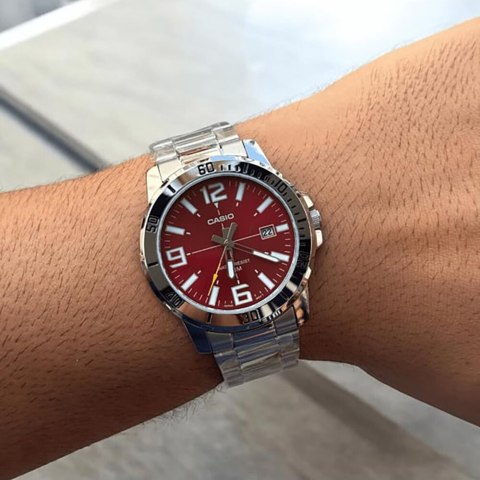 ZEGAREK MĘSKI CASIO MTP-VD01D-4B + BOX ZEGAREK MĘSKI CASIO MTP-VD01D-4B + BOX