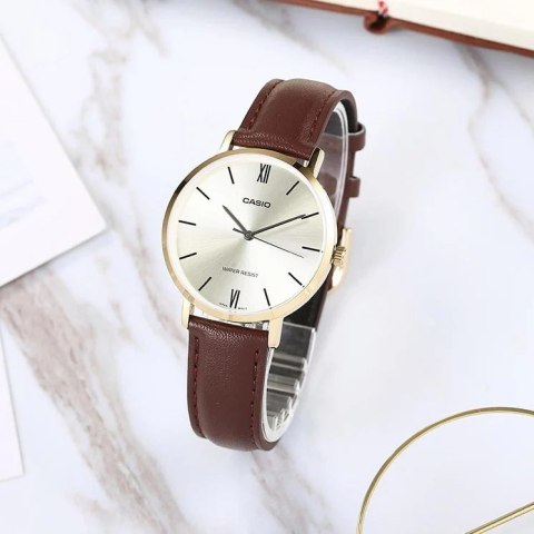 Zegarek Damski Casio LTP-VT01GL-9B + BOX Zegarek Damski Casio LTP-VT01GL-9B + BOX