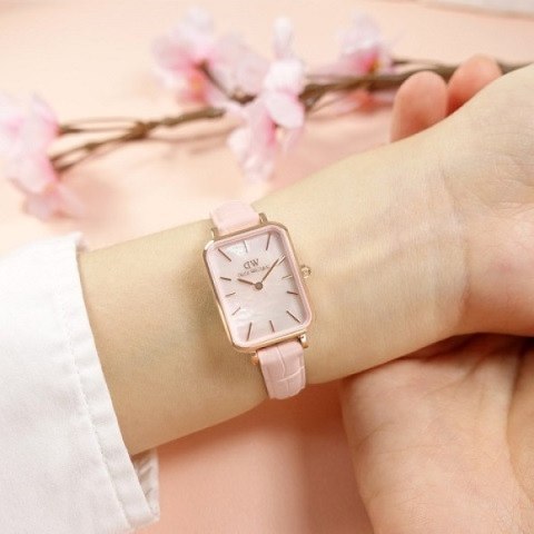 ZEGAREK DAMSKI DANIEL WELLINGTON Quadro Pressed Melrose Pearl 20mm DW00100508 + BOX (zw521a) ZEGAREK DAMSKI DANIEL WELLINGTON Quadro Pressed Melrose Pearl 20mm DW00100508 + BOX (zw521a)