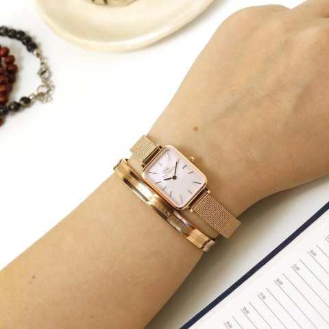 ZEGAREK DAMSKI DANIEL WELLINGTON Quadro Pressed Melrose Pearl 20mm DW00100510 + BOX (zw505o) ZEGAREK DAMSKI DANIEL WELLINGTON Quadro Pressed Melrose Pearl 20mm DW00100510 + BOX (zw505o)