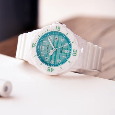 ZEGAREK DAMSKI CASIO LRW-200H 3CVDF (zd557n) + BOX ZEGAREK DAMSKI CASIO LRW-200H 3CVDF (zd557n) + BOX
