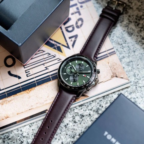 ZEGAREK MĘSKI TOMMY HILFIGER 1792017 Miles (zf113b) + BOX ZEGAREK MĘSKI TOMMY HILFIGER 1792017 Miles (zf113b) + BOX